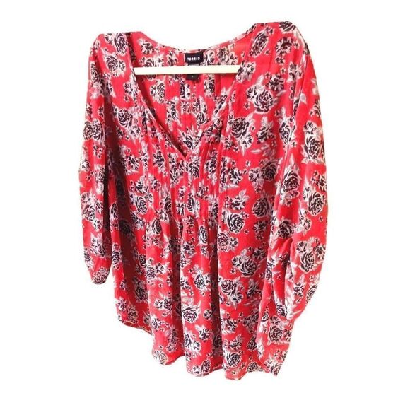  TORRID Plus Size Floral Print Ruched Chiffon Pintuck Top. - Picture 3 of 16